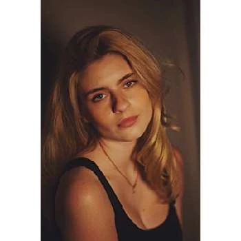 Taylor Ann Thompson - Family, Bio, Birthday, Family, Income & More