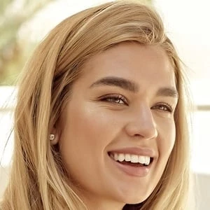Shayna Terese Taylor Biography