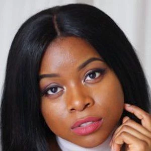 Tia Taylor Biography