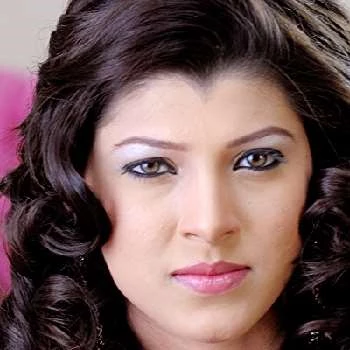 Tejaswini Pandit - Wiki, Bio, Networth, Birthdate, Family & More