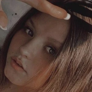 Isabella Tena - Bio, Networth, Family, Age, Birthdate & More