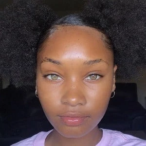 Edrianna Terraé Biography