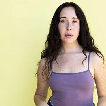 Tess Oakland Biography