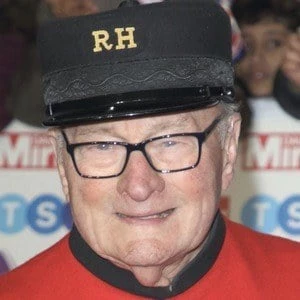 Colin Thackery Biography