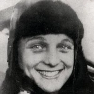 Louise Thaden Biography