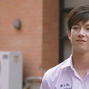 Thanatsaran Samthonglai - Age, Bio, Birthdate, Family, Networth & More