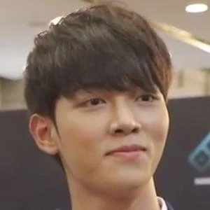 Itthipat Thanit - Family, Bio, Birthday, Family, Income & More