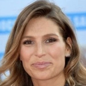 Laury Thilleman Biography