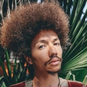 Dustin Thomas - Age, Bio, Birthdate, Family, Networth & More