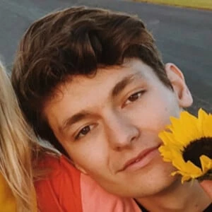 Drew Thomsen - Age, Height, Birthdate, Family, Wiki & More