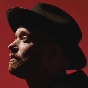 Sam Tinnesz - Wiki, Bio, Birthdate, Networth, Family & More