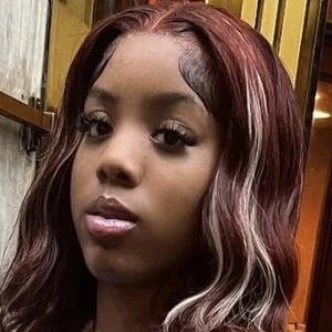 tmtwins Meniyah - Income, Birthday, Family, Bio, Networth & More