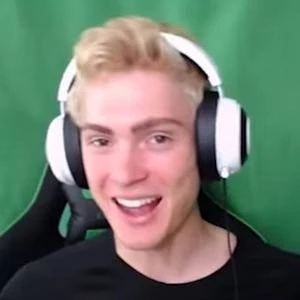 ZacharyZaxor Biography