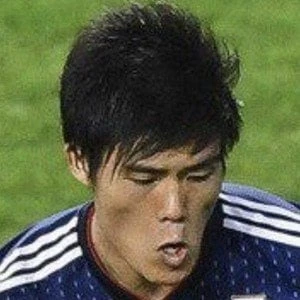 Takehiro Tomiyasu - Age, Height, Birthdate, Bio, Family, Networth & More