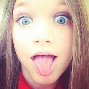 Phoebe Tomlinson Biography