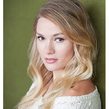 Tori Anderson Biography