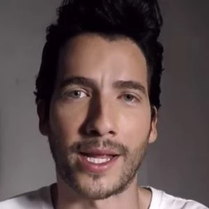 Carlos Torres Biography