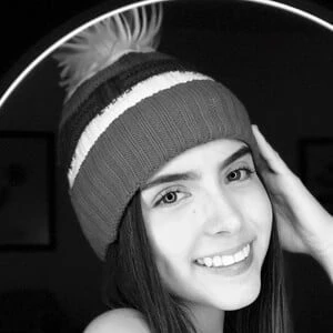 Isabella Torres Biography