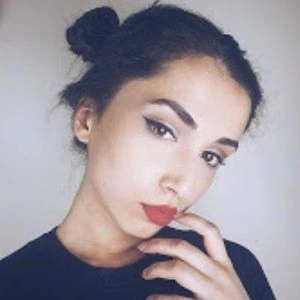 Talisa Tossell Biography