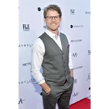 Travis Van Winkle Biography