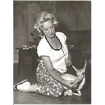 Trini Alonso - Networth, Bio, Wiki, Family, Birthday, Networth & More