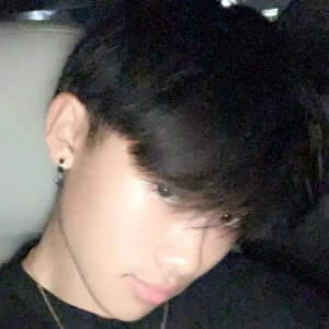 Walter Truong - Biography, Birthdate, Family, Networth & More