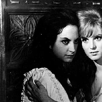 Ursula Davis - Age, Bio, Birthdate, Family, Networth & More