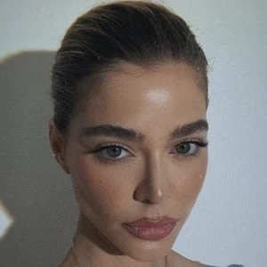 Gina Vaia - Age, Wiki, Birthdate, Bio, Networth, Family & More