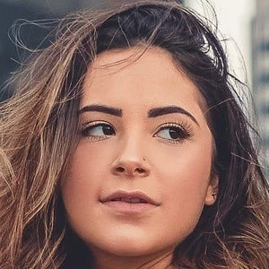 Nathalia Valente Biography