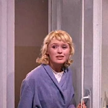 Valentina Khmara - Family, Bio, Birthday, Family, Income & More