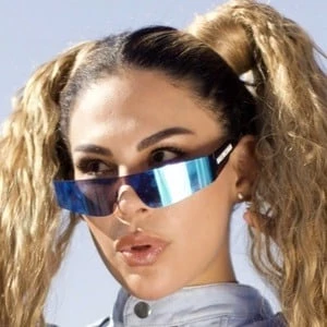 Tefi Valenzuela Biography