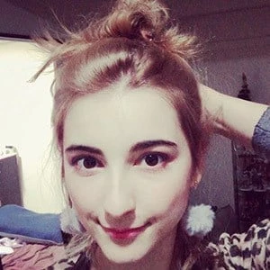 Vali - Age, Bio, Birthdate, Family, Networth & More