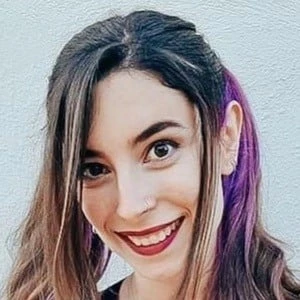 Lyna Vallejos Biography