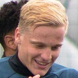 Donny van de Beek Biography
