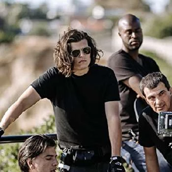 Vania Parvasi - Age, Bio, Birthdate, Family, Networth & More