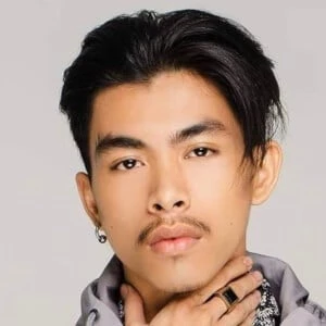 Mann Vannda - Age, Bio, Birthdate, Family, Networth & More