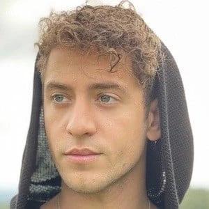 Gian Varela - Height, Bio, Wiki, Family, Birthplace, Networth & More