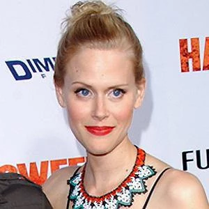 Janet Varney Biography