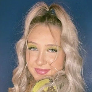 Lily Varney Biography