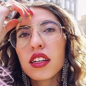 Caroline Vazzana Biography