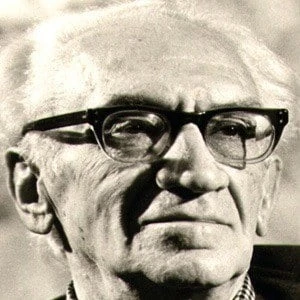Immanuel Velikovsky - Birthday, Bio, Wiki, Family, Networth & More