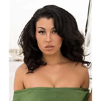 Victoria Elise - Family, Bio, Birthday, Family, Income & More