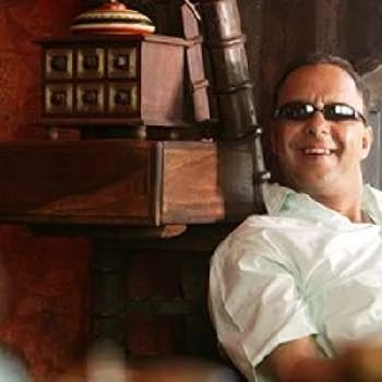 Vidhu Vinod Chopra - Age, Height, Birthdate, Bio, Family, Networth & More