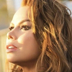 Heidy Villa Biography