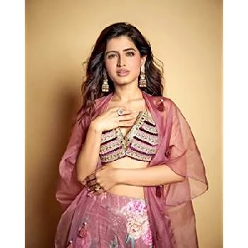 Vinali Bhatnagar - Age, Bio, Birthdate, Family, Networth & More