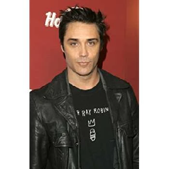 Vincent Young - Family, Bio, Birthday, Family, Income & More