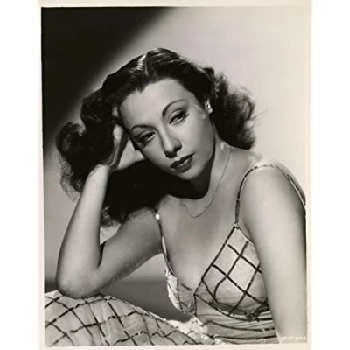 Viola Essen - Profession, Biography, Birthdate, Family, Wiki & More