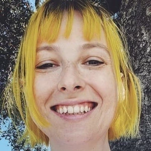Tessa Violet Biography
