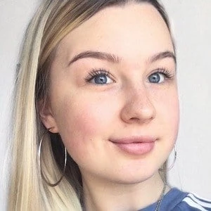 Lydia Violeta Biography