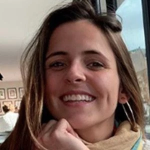 Nana Vivas Biography